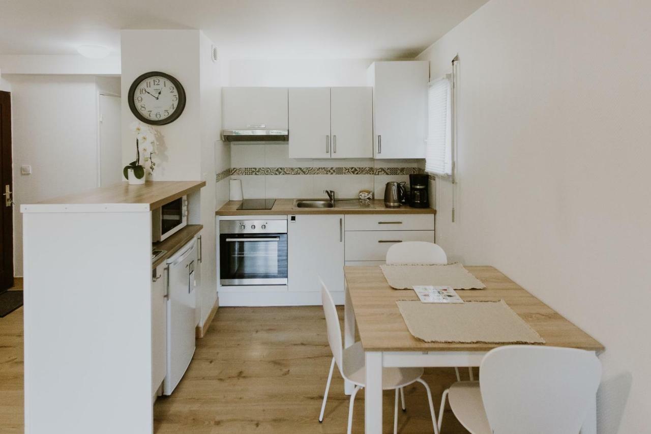 Appartement 4 Personnes Jardin Et Parking 반느 외부 사진
